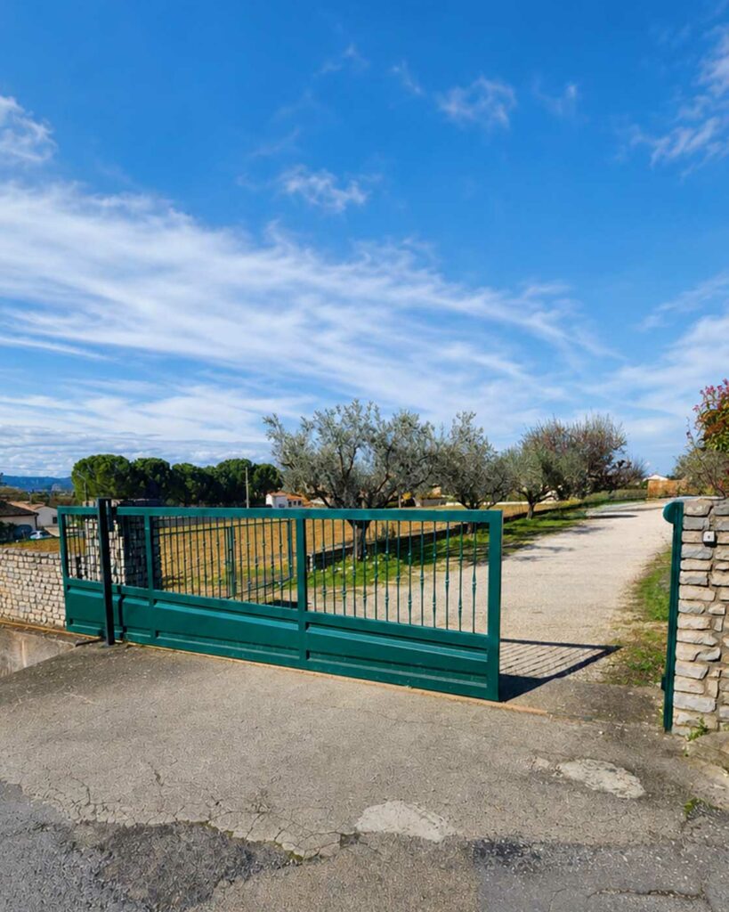 portail-sur-mesure-classique-vert